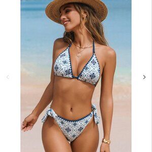 NWT Cupshe Floral Print Bikini Top & Knotted Shell Stitch Bottoms Set Size Small
